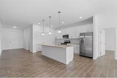 1024 SW 1st St, Cape Coral, FL 33991 - Photo 11