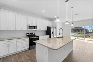 1024 SW 1st St, Cape Coral, FL 33991 - Photo 7