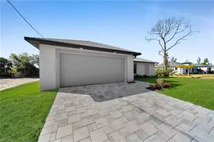 3594 NE 9th Pl, Cape Coral, FL 33909 - Photo 3