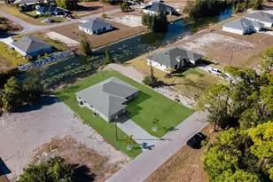 3594 NE 9th Pl, Cape Coral, FL 33909 - Photo 33