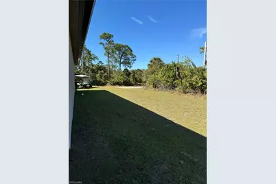 8014 Sunrise Cir, Labelle, FL 33935 - Photo 19