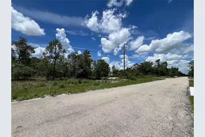 2617 52 St SW, Lehigh Acres, FL 33976 - Photo 5