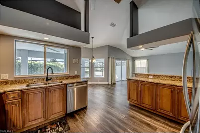 823 SW 10th St, Cape Coral, FL 33991 - Photo 23