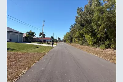 2818 Miracle Pkwy, Cape Coral, FL 33914 - Photo 3