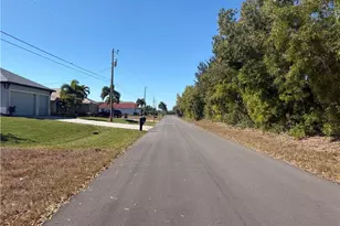 2818 Miracle Pkwy, Cape Coral, FL 33914 - Photo 3