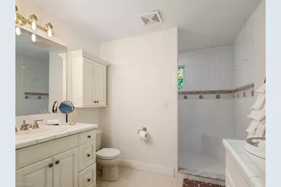 100 Fairview Ave, Fort Myers, FL 33905 - Photo 27