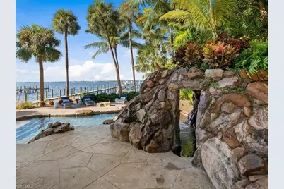 100 Fairview Ave, Fort Myers, FL 33905 - Photo 13