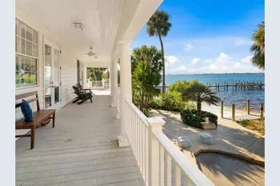 100 Fairview Ave, Fort Myers, FL 33905 - Photo 9