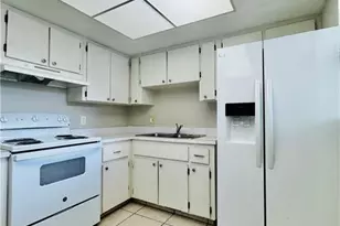 3619 SE 9th Pl, Cape Coral, FL 33904 - Photo 9