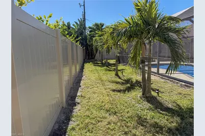 611 SE 20th Pl, Cape Coral, FL 33990 - Photo 47