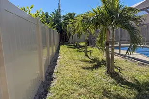 611 SE 20th Pl, Cape Coral, FL 33990 - Photo 47