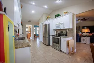 611 SE 20th Pl, Cape Coral, FL 33990 - Photo 17