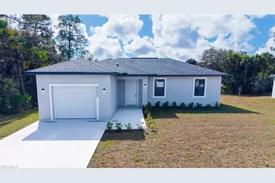 8050 Sherwood Cir, Labelle, FL 33935 - Photo 1