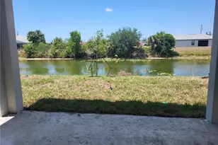 654 NE 5th Pl, Cape Coral, FL 33993 - Photo 39