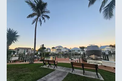 Hibiscus Pointe #82 Bay Beach Ln, Fort Myers Beach, FL 33931 - Photo 5
