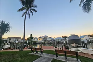 Hibiscus Pointe #82 Bay Beach Ln, Fort Myers Beach, FL 33931 - Photo 5