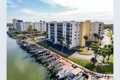 Hibiscus Pointe #82 Bay Beach Ln, Fort Myers Beach, FL 33931 - Photo 3