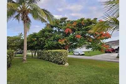 330 SW 19th Ln, Cape Coral, FL 33991 - Photo 3