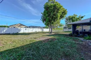 305 SE 14th Terrace, Cape Coral, FL 33990 - Photo 37