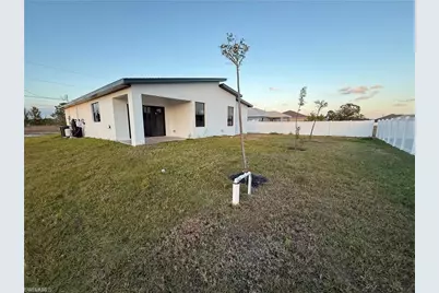 1706 NW 19th Ter, Cape Coral, FL 33909 - Photo 17