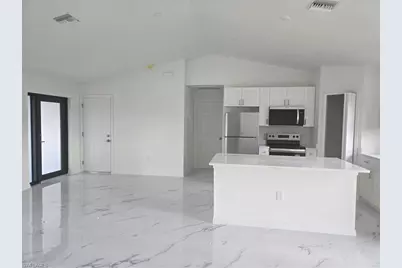 2707 30th St SW, Lehigh Acres, FL 33976 - Photo 9