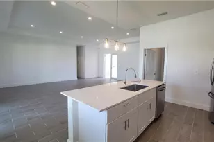 424 SW 28th Ave, Cape Coral, FL 33991 - Photo 5