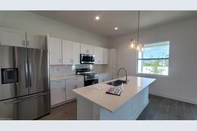 424 SW 28th Ave, Cape Coral, FL 33991 - Photo 7