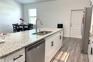 1086 W Leader Ct, Labelle, FL 33935 - Photo 11