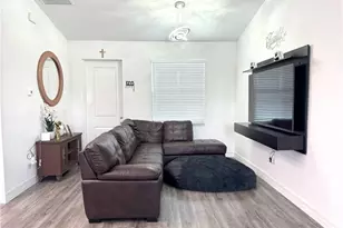 1086 W Leader Ct, Labelle, FL 33935 - Photo 13