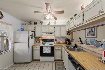 9305 Lake Park Dr #102, Fort Myers, FL 33919 - Photo 9