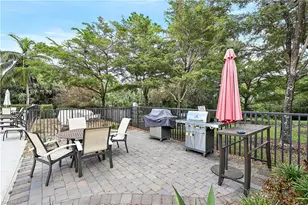 7832 Hawthorne Dr, Naples, FL 34113 - Photo 25