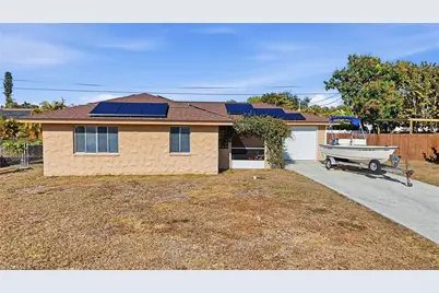 885 Entrada Dr S, Fort Myers, FL 33919 - Photo 3