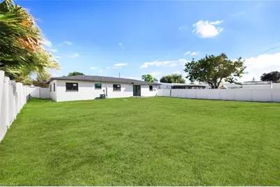 1389 Pine Ave, North Fort Myers, FL 33917 - Photo 23