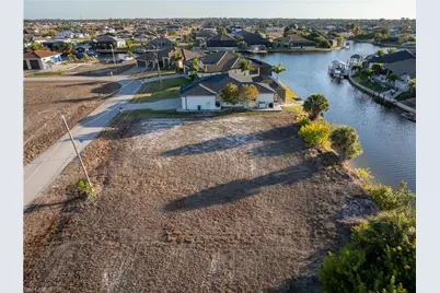 1418 NW 33rd Pl, Cape Coral, FL 33993 - Photo 7