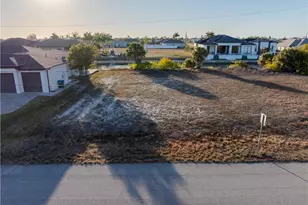 1418 NW 33rd Pl, Cape Coral, FL 33993 - Photo 3