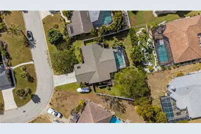 693 Astarias Cir, Fort Myers, FL 33919 - Photo 41