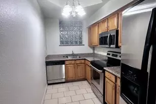 12505 McGregor Blvd, Fort Myers, FL 33919 - Photo 5