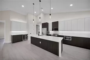 1425 NE 2nd St, Cape Coral, FL 33909 - Photo 9