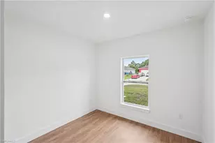 2516 38th St SW, Lehigh Acres, FL 33976 - Photo 11