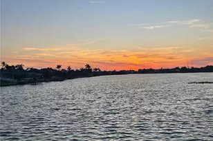 546 SE 5th Ave, Cape Coral, FL 33990 - Photo 3