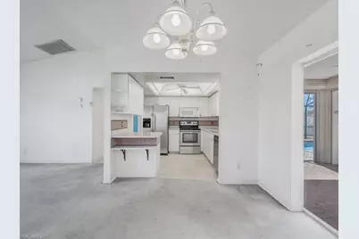 2206 SE 8th Pl, Cape Coral, FL 33990 - Photo 11