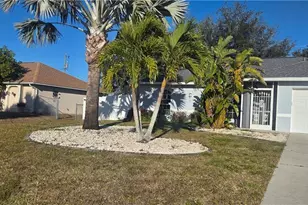 901 SW 11th Pl, Cape Coral, FL 33991 - Photo 1