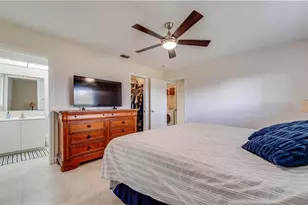 2411 SE 8th Pl, Cape Coral, FL 33990 - Photo 9