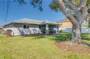 2411 SE 8th Pl, Cape Coral, FL 33990 - Photo 7
