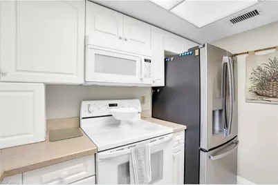 5905 Trailwinds Dr #816, Fort Myers, FL 33907 - Photo 15