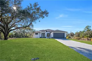 1923 Wellington Ave, Lehigh Acres, FL 33972 - Photo 3