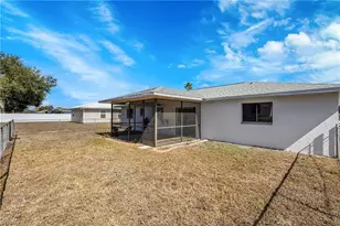 2122 SW Santa Barbara Pl, Cape Coral, FL 33991 - Photo 25