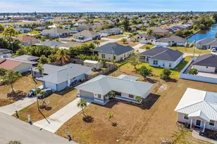 2122 SW Santa Barbara Pl, Cape Coral, FL 33991 - Photo 31