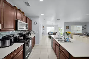 2620 SW 3rd Pl, Cape Coral, FL 33914 - Photo 15