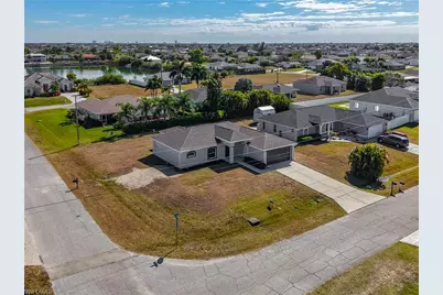 1723 NE 2nd Pl, Cape Coral, FL 33909 - Photo 43